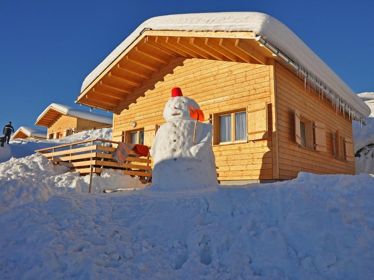 Holiday home Holiday Home Komfort Aclas Maiensaess Resort-1 By Interhome